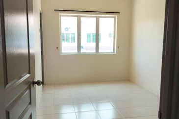 Taman Puncak Bougainvillea, Kuala Kangsar | Double Storey Corner House for Sale | Renovated 