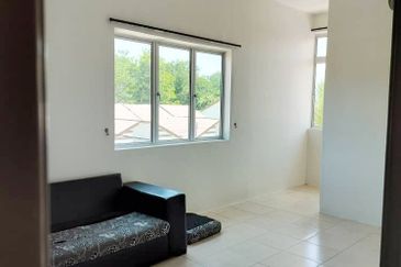 Taman Puncak Bougainvillea, Kuala Kangsar | Double Storey Corner House for Sale | Renovated 