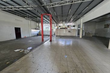 Menglembu | 4 Adjourning Shoplot for Rent 