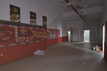 Menglembu | 4 Adjourning Shoplot for Rent 