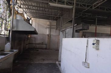 Menglembu | 4 Adjourning Shoplot for Rent 