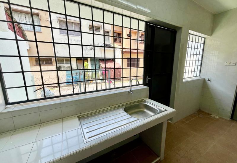 TAMAN PERPADUAN JAYA