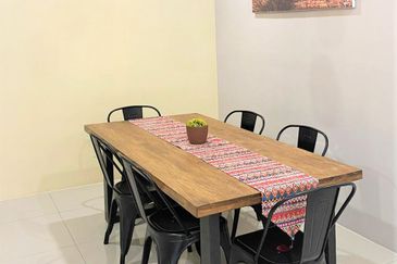 THE COVE HILLSIDE RESIDENCE