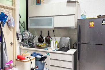 D'Summit Residences @ Kempas Utama