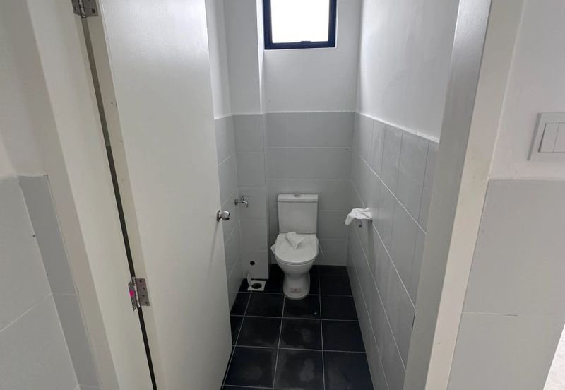 Kaze Hills - 2 Storey Shop For Rent