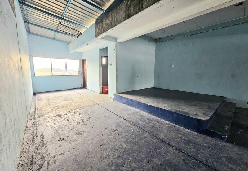 Ulu Tiram - 4 Storey Shop For Rent