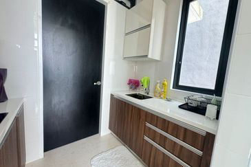 D'Summit Residences @ Kempas Utama