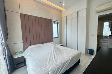 D'Summit Residences @ Kempas Utama