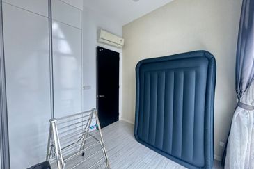 D'Summit Residences @ Kempas Utama