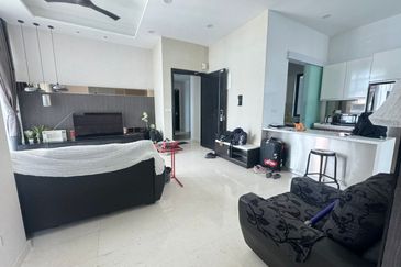 D'Summit Residences @ Kempas Utama