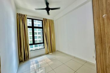 D'Summit Residences @ Kempas Utama