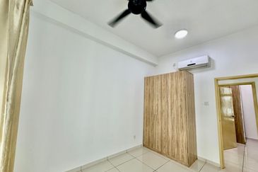 D'Summit Residences @ Kempas Utama