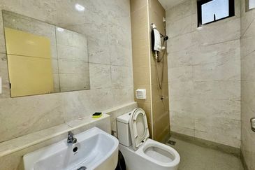 D'Summit Residences @ Kempas Utama