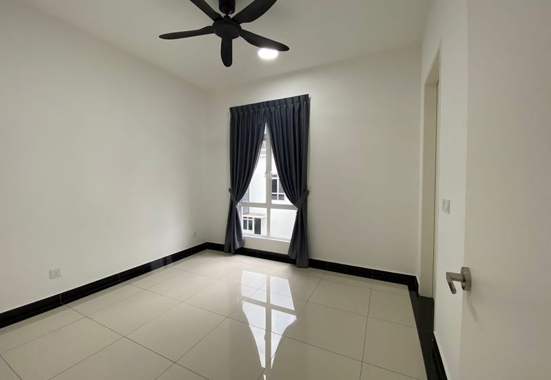 Double storey cluster setia tropika