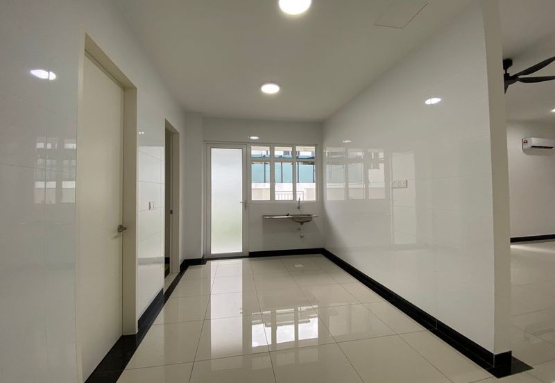 Double storey cluster setia tropika