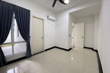 Double storey cluster setia tropika
