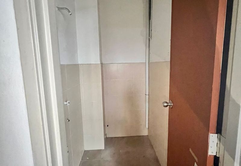 Jalan tropika kulai first floor 1st