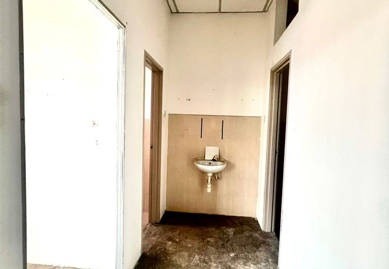 Jalan tropika kulai first floor 1st