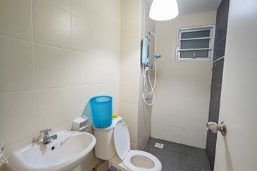 [Harmoni @ Eco Majestic] Partial Furnish, 3R2B, Semenyih, Beranang