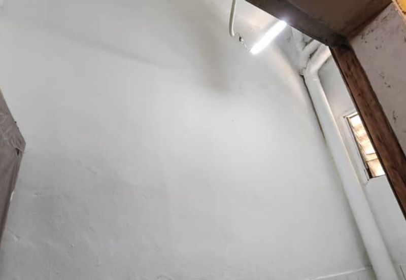 [Ground] Kosmoplex Salak tinggi floor shop, Sepang, Nilai