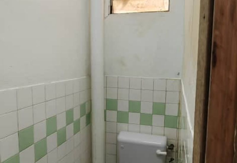 [Ground] Kosmoplex Salak tinggi floor shop, Sepang, Nilai