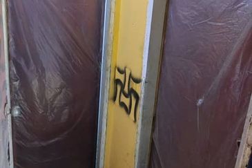 [Ground] Kosmoplex Salak tinggi floor shop, Sepang, Nilai