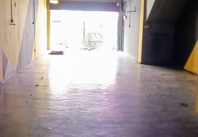 [Ground] Kosmoplex Salak tinggi floor shop, Sepang, Nilai