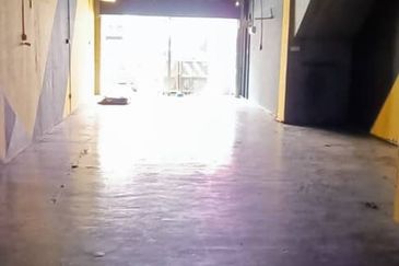 [Ground] Kosmoplex Salak tinggi floor shop, Sepang, Nilai