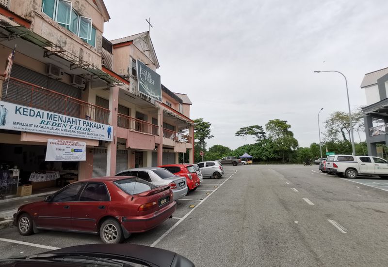 [Ground] Kosmoplex Salak tinggi floor shop, Sepang, Nilai