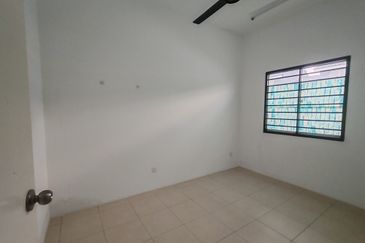 1 STOREY TERRACE, Semaya Iringan Bayu, Mambau, Seremban