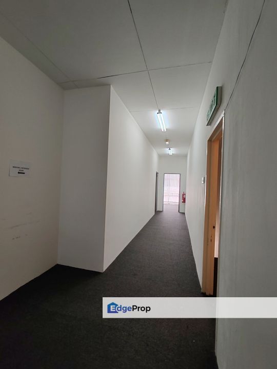 Office with Aircond, Good Location, Negeri Sembilan, Nilai