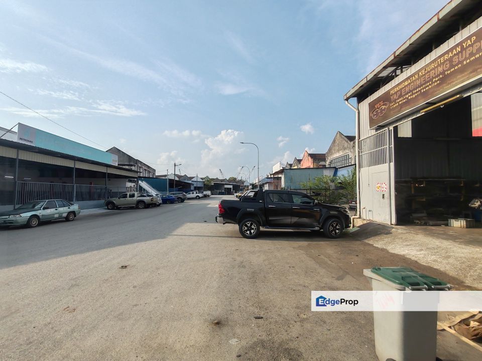 28x100,1.5 Storey Factory with Awning, With Cf, Taman Semarak 2, Nilai, Negeri Sembilan, Nilai