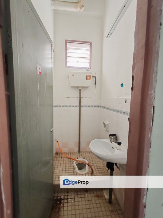 Cheap, BBN, Ground Floor Shop Bandar Baru Nilai, Negeri Sembilan, Nilai