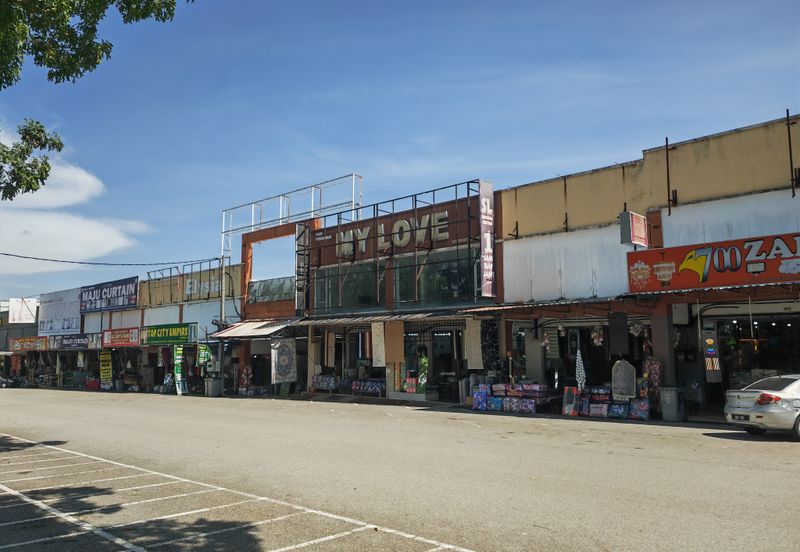 Nilai 3 Wholesale Centre