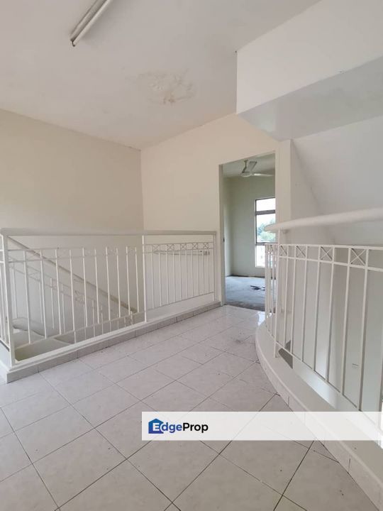 Penthouse Santalia Apartment, Nilai Level 5, No Lift, Negeri Sembilan, Nilai