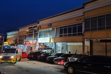 Ground Floor Office, Facing Main road and House. Tmn Saga Emas, Kajang