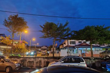 Ground Floor Office, Facing Main road and House. Tmn Saga Emas, Kajang