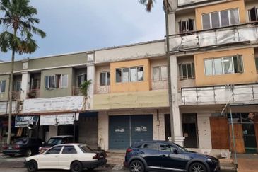 Corner lot Ground Floor Shoplot, Facing Main Road, Lorong Taman Perniagaan Senawang