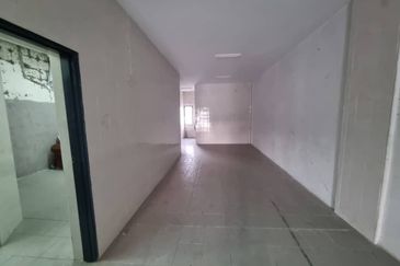 Corner lot Ground Floor Shoplot, Facing Main Road, Lorong Taman Perniagaan Senawang