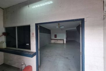 Corner lot Ground Floor Shoplot, Facing Main Road, Lorong Taman Perniagaan Senawang