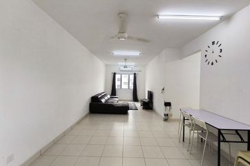 De Bayu Apartment @ Setia Alam