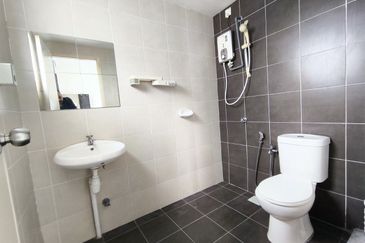 De Bayu Apartment @ Setia Alam