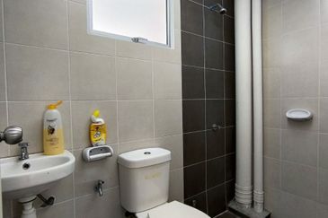 De Bayu Apartment @ Setia Alam