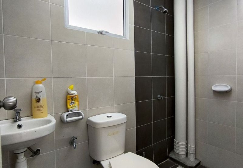 De Bayu Apartment @ Setia Alam