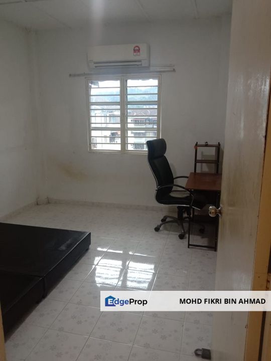 FOR SALE: Flat Taman Pinggiran Batu Caves Batu Caves Selangor, Selangor, Batu Caves 