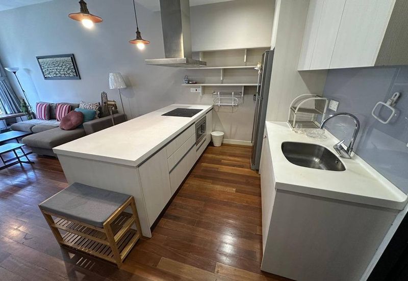 Sixceylon Condominium