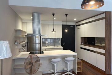 Sixceylon Condominium