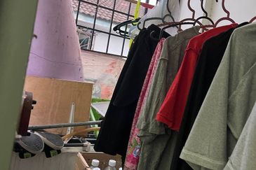 Dahlia Apartment, Putra Perdana