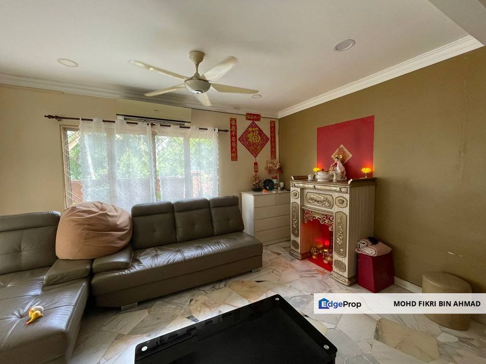 FOR SALE:  END LOT Extra Parking Space Double Storey Terraced Seksyen 8 Shah Alam, Selangor, Shah Alam