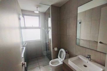 Datum Jelatek Residence